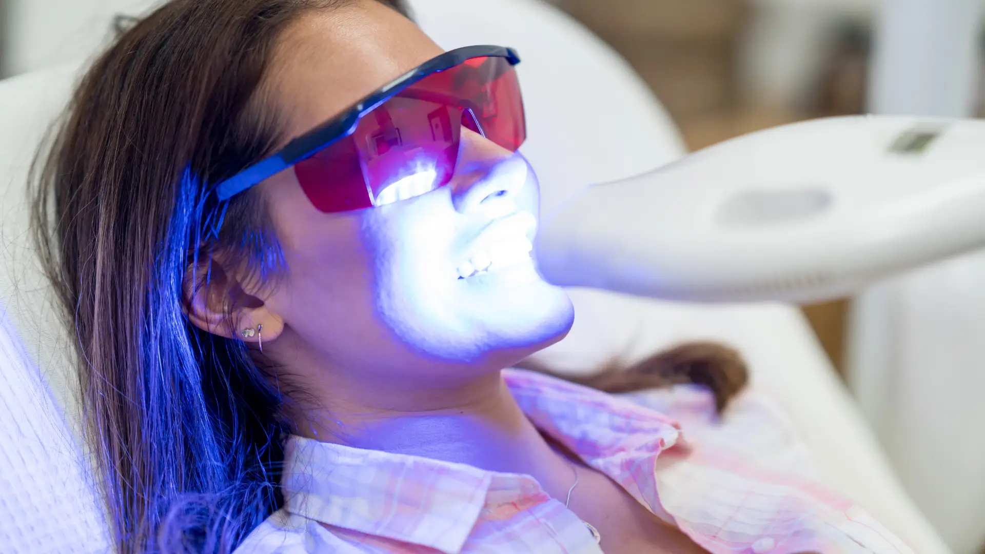 https://www.starlitedental.com/wp-content/uploads/2025/04/starlite-dental-services-teeth-whitening.webp