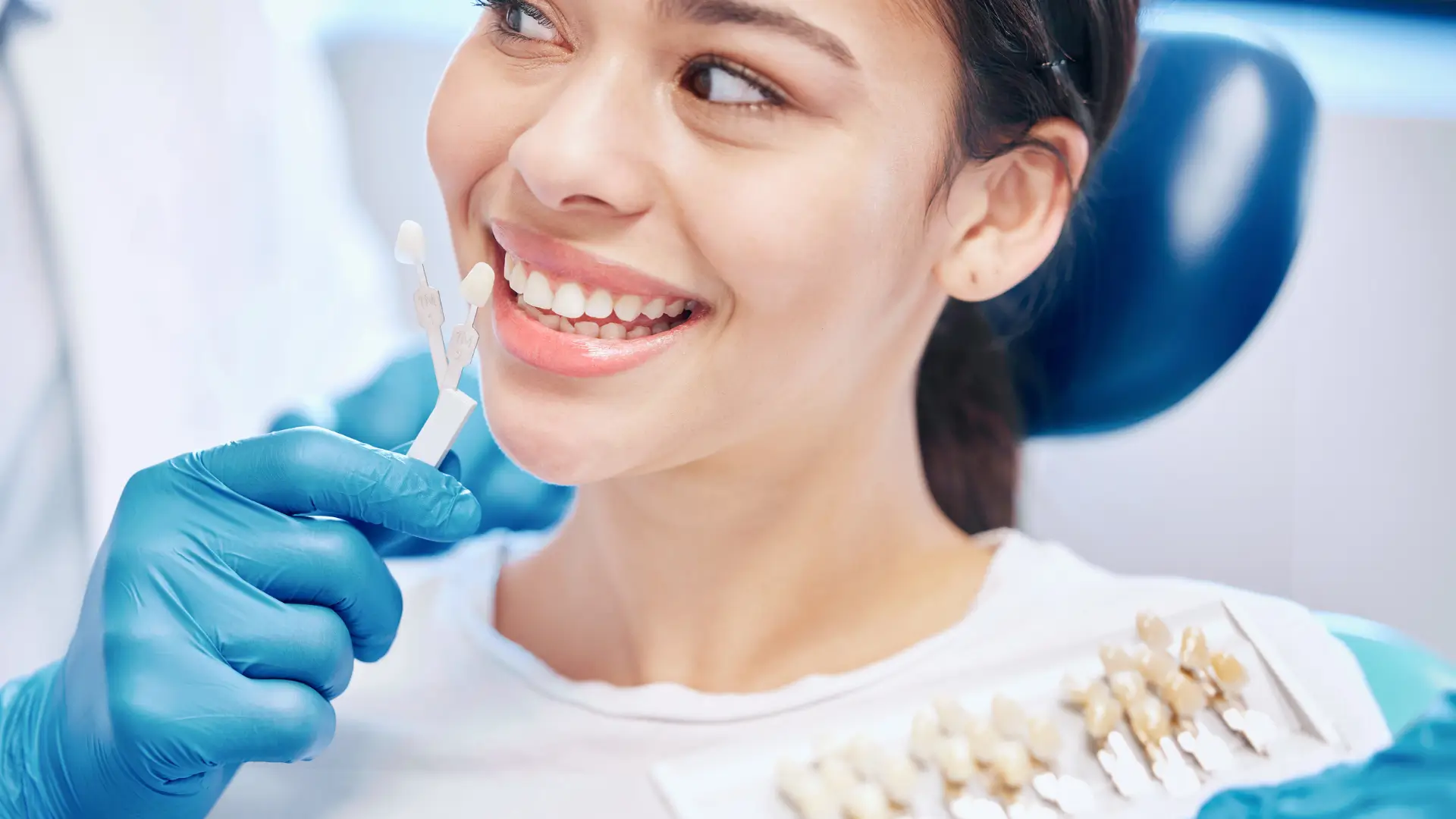 https://www.starlitedental.com/wp-content/uploads/2025/04/starlite-dental-services-veneers.webp